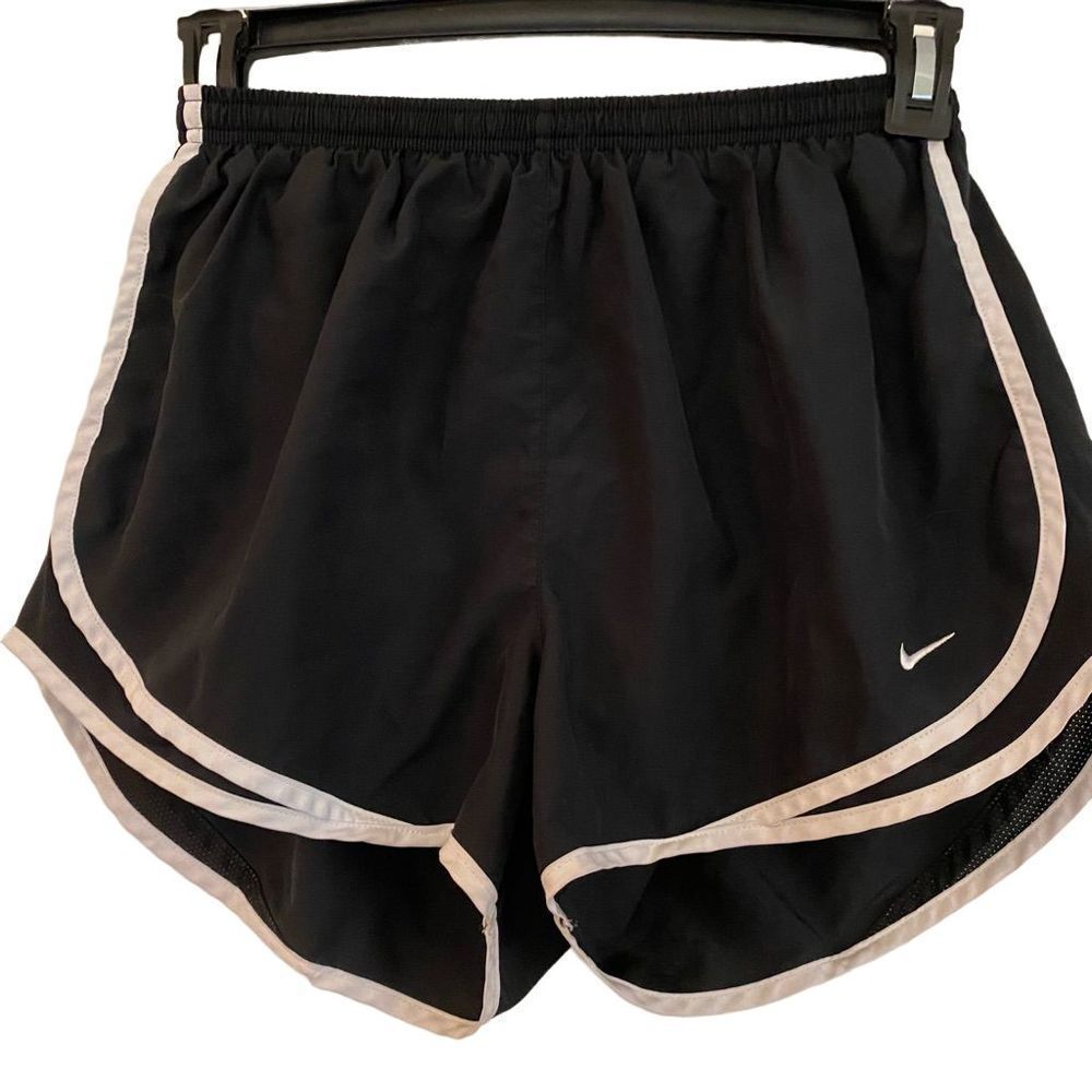 Nike Tempo Shorts L